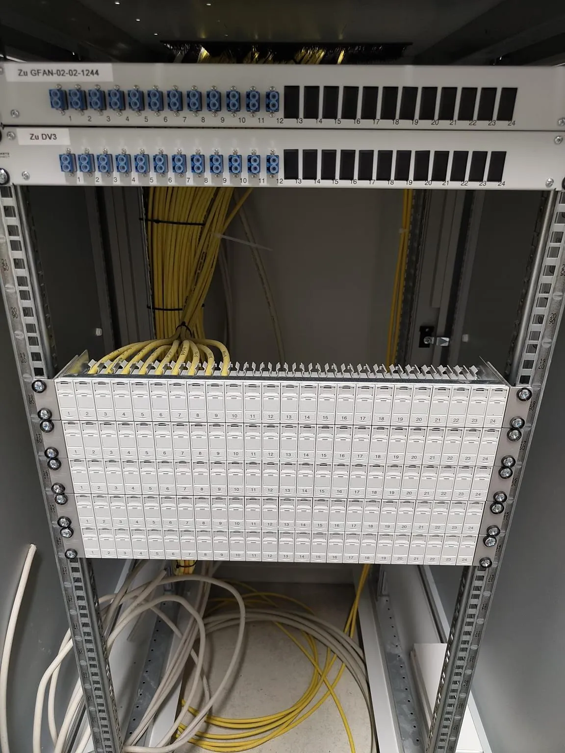 Patch panel with terminated data cables