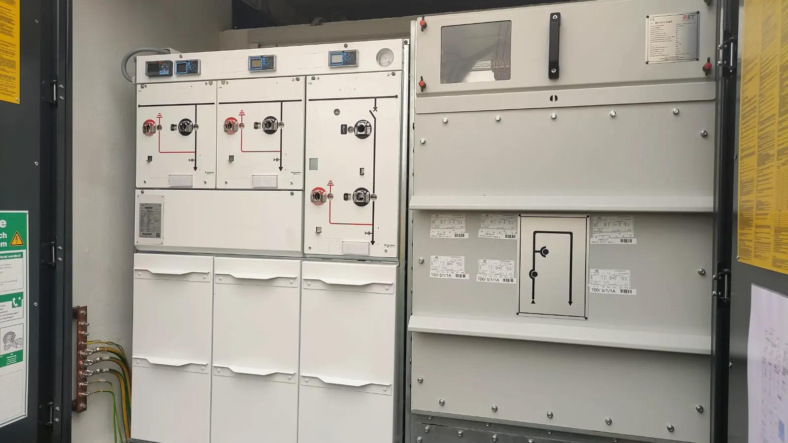 Transformer station and medium-voltage switchgear for a PV plant